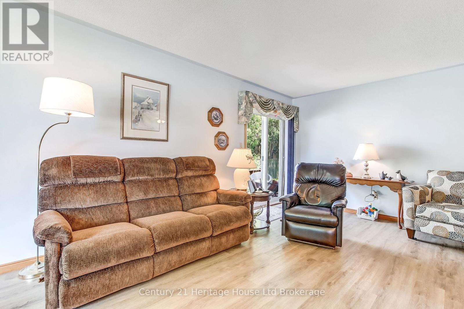 27 O'ROURKE PL PLACE E - Image 4