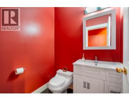 2768 Southcrest Drive, Burnaby, BC V5A4V4 Photo 10