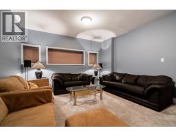 2768 Southcrest Drive, Burnaby, BC V5A4V4 Photo 14