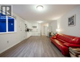 2768 Southcrest Drive, Burnaby, BC V5A4V4 Photo 15