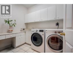 2768 Southcrest Drive, Burnaby, BC V5A4V4 Photo 17