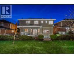 2768 Southcrest Drive, Burnaby, BC V5A4V4 Photo 18