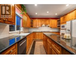 2768 Southcrest Drive, Burnaby, BC V5A4V4 Photo 7