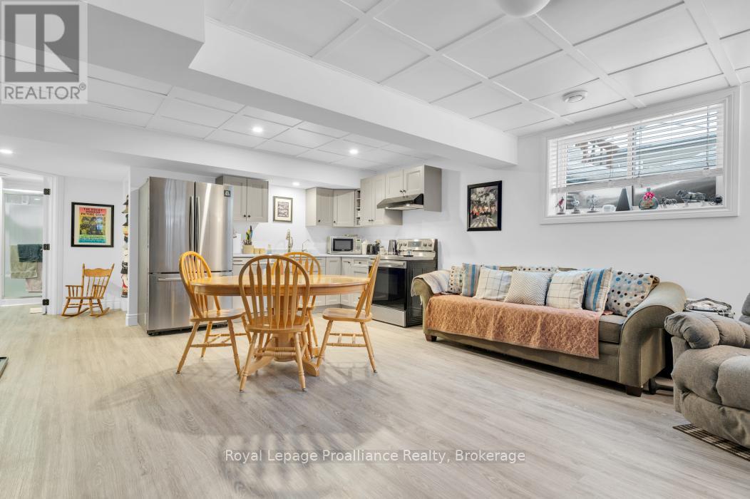 49 REDWOOD DRIVE - 31