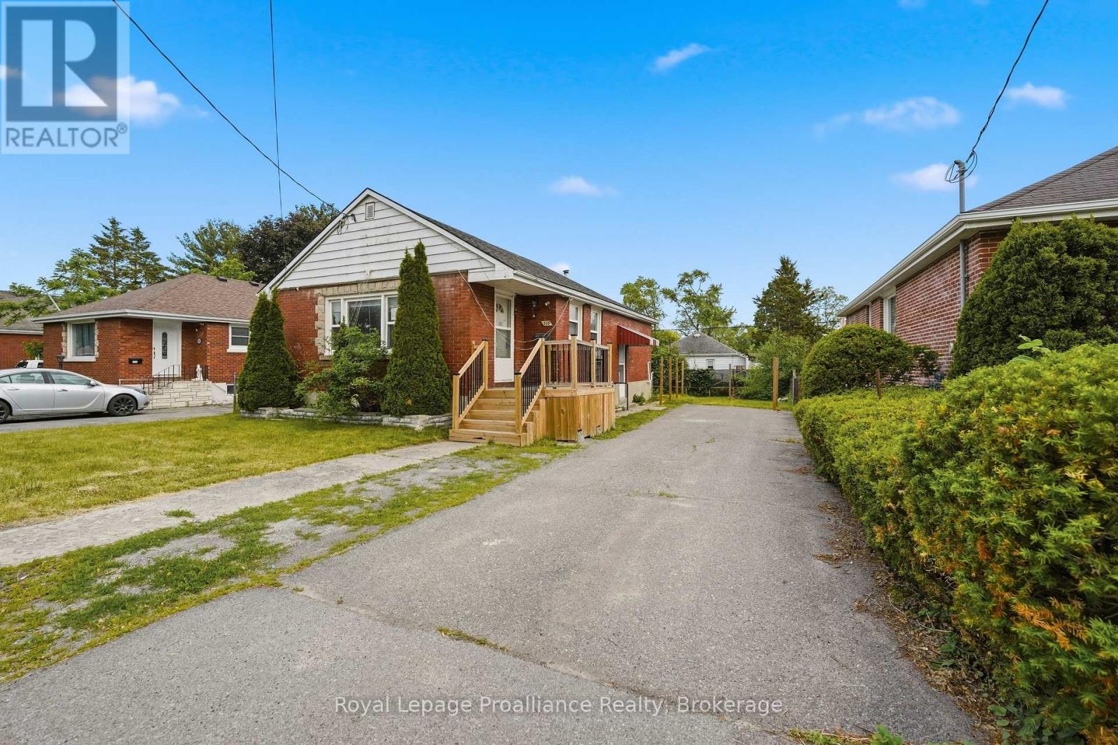 355 BRIDGE STREET E - 3