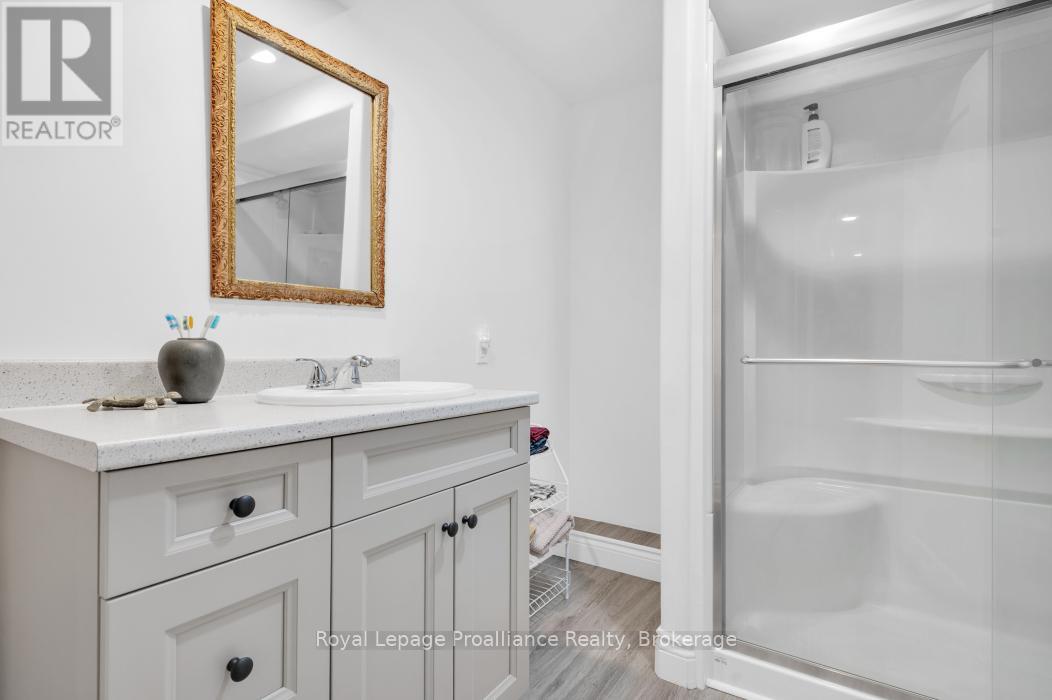 49 REDWOOD DRIVE - 34