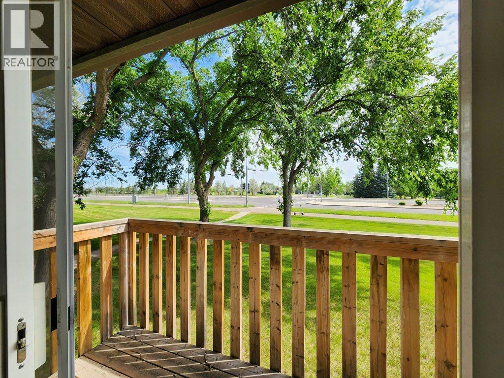#22 5 Acadia Road W - 21