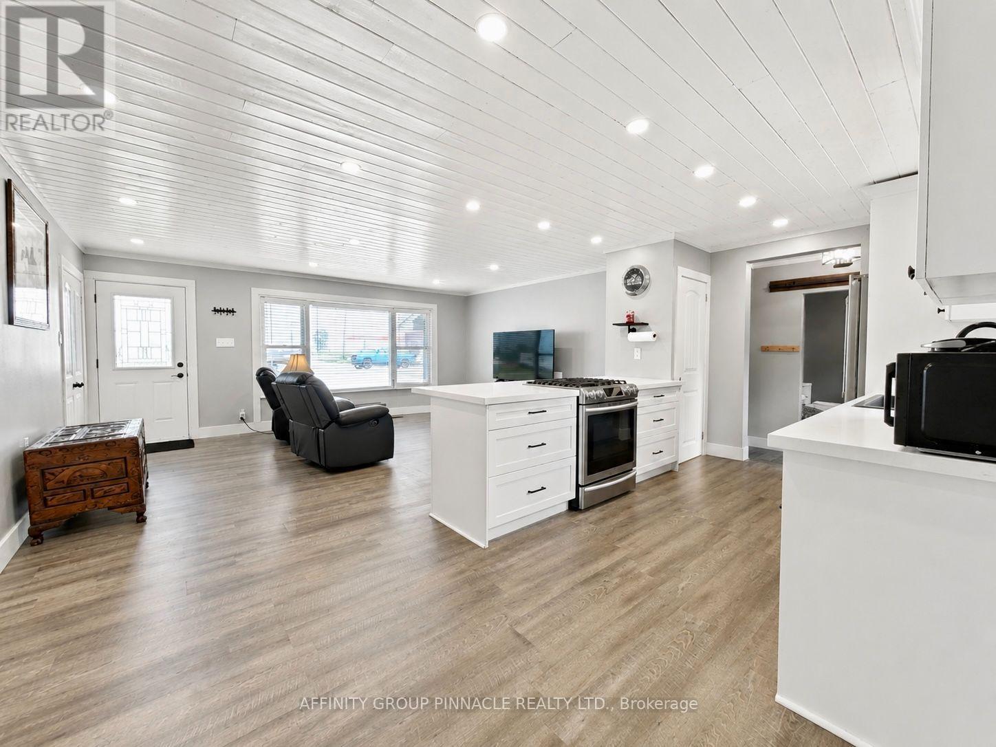 367 ANGELINE STREET S - 10
