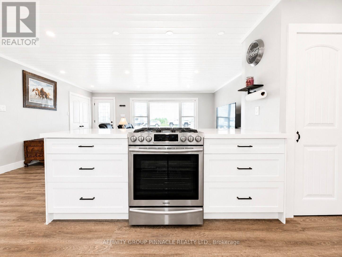 367 ANGELINE STREET S - 13
