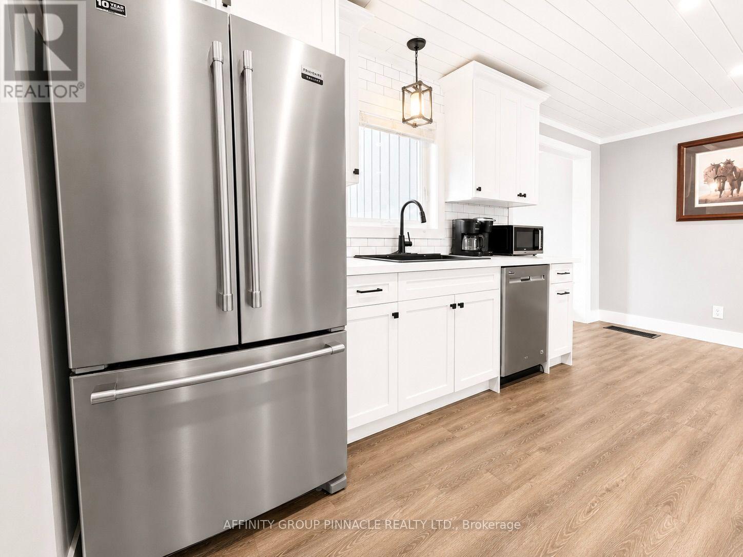 367 ANGELINE STREET S - 14