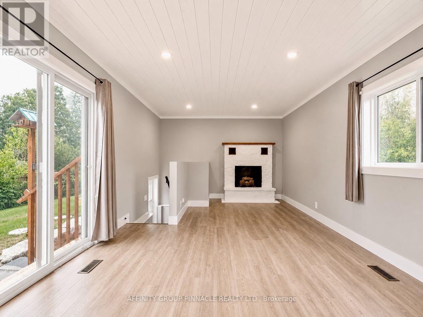 367 ANGELINE STREET S - 21