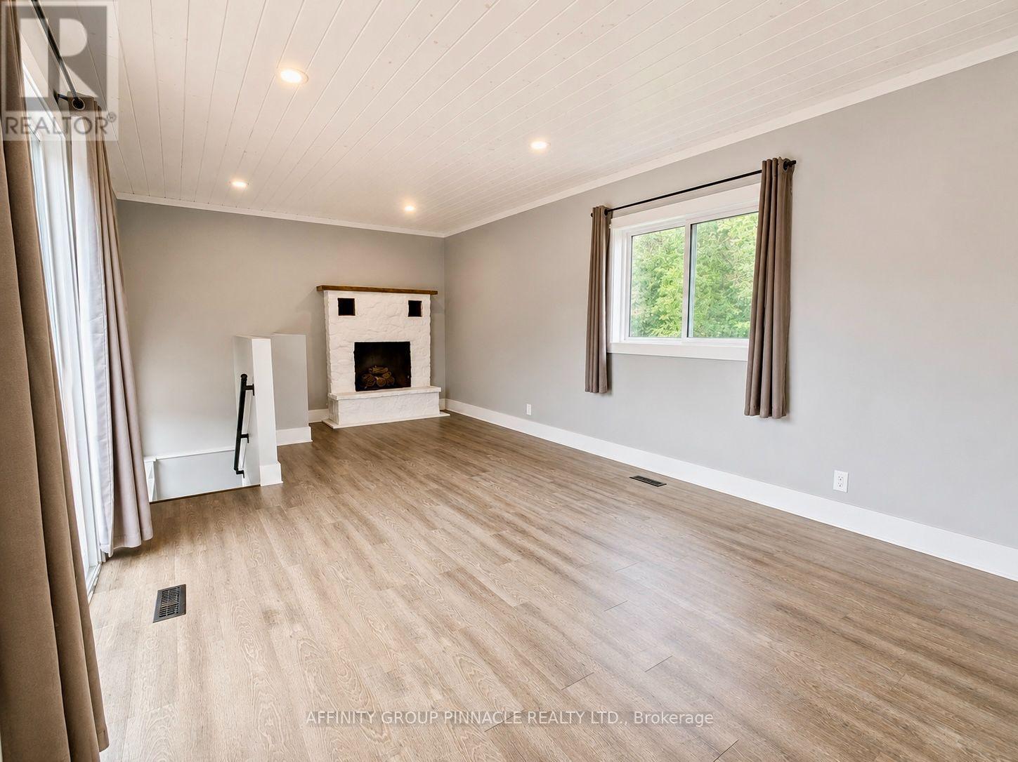 367 ANGELINE STREET S - 22