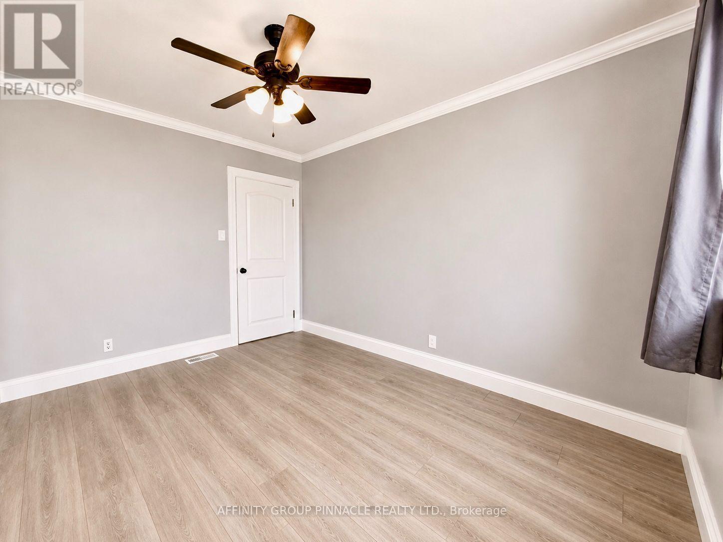 367 ANGELINE STREET S - 32