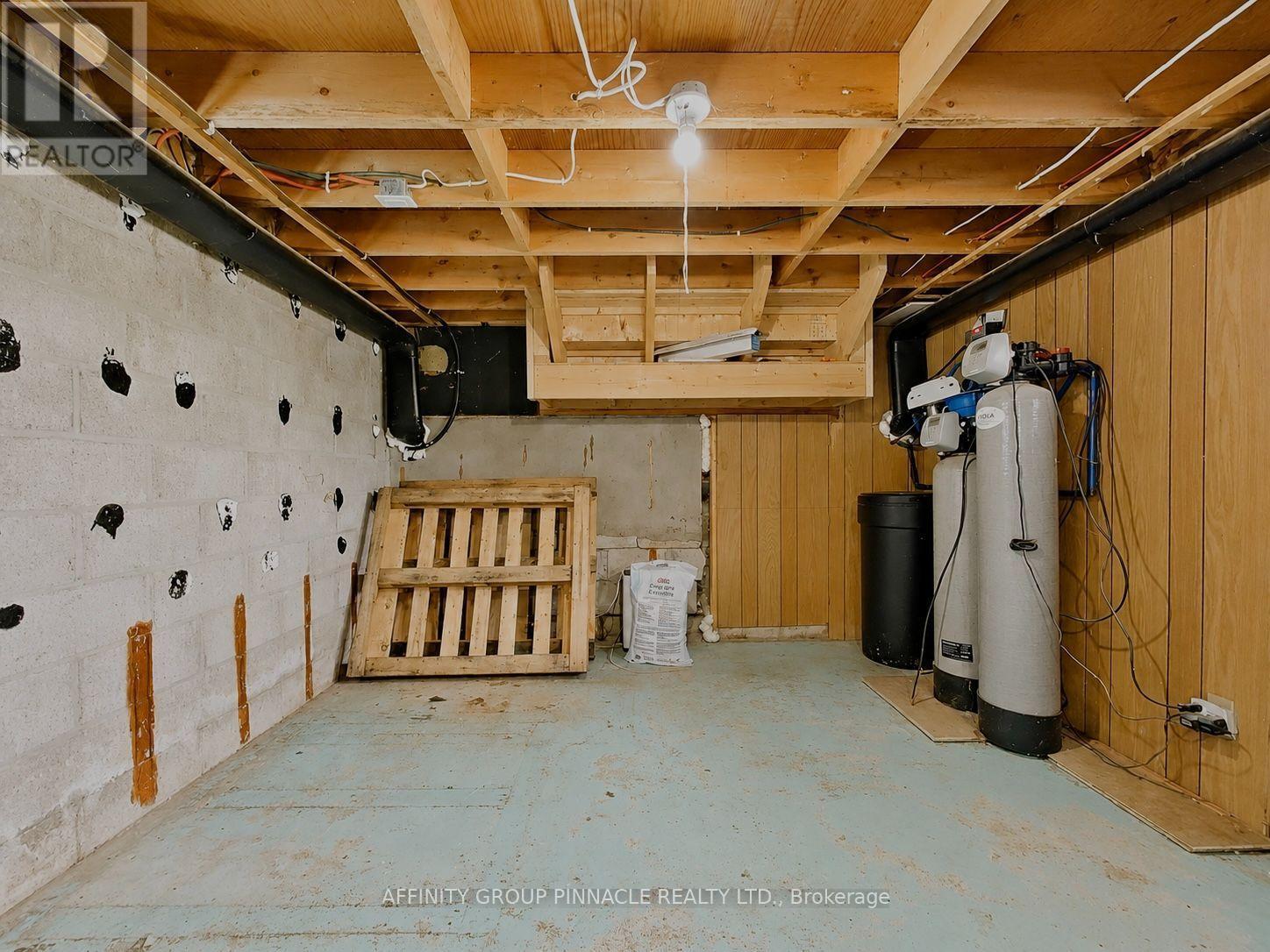 367 ANGELINE STREET S - 36
