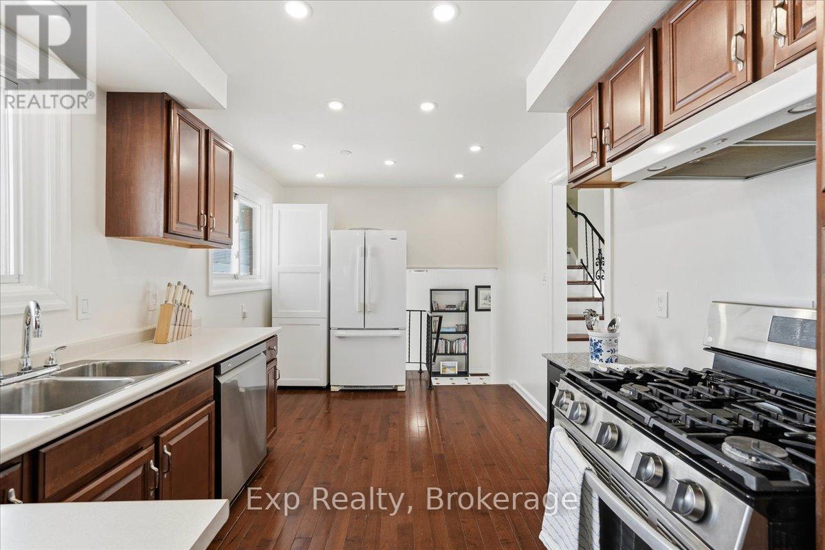 15 THORNCLIFFE DRIVE - 11