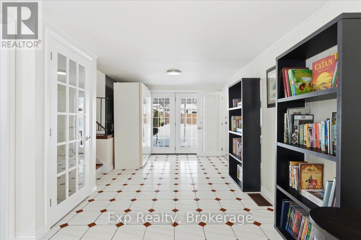 15 THORNCLIFFE DRIVE - 16
