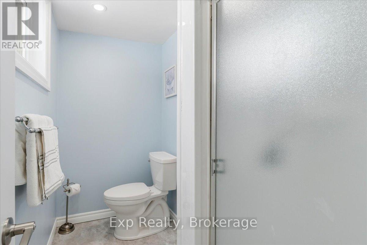 15 THORNCLIFFE DRIVE - 18
