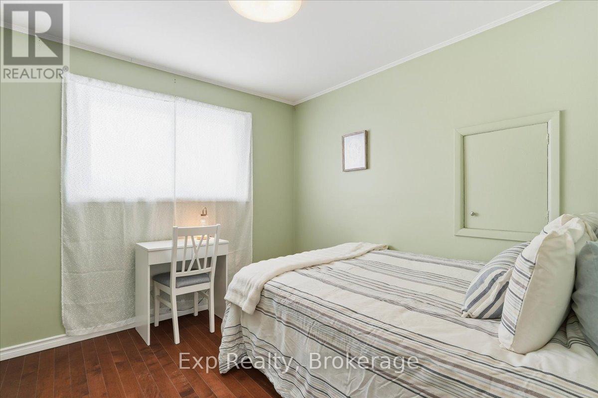 15 THORNCLIFFE DRIVE - 20