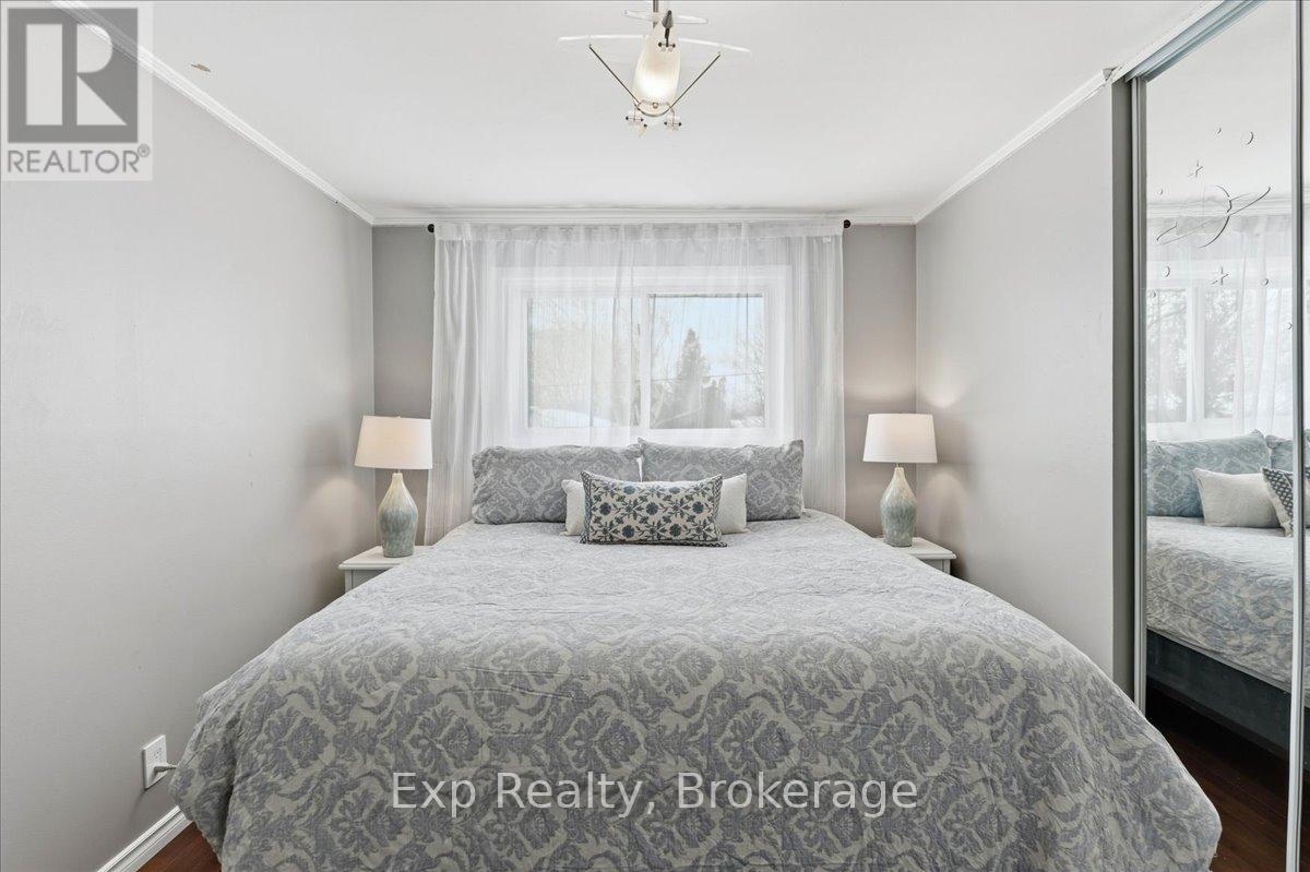 15 THORNCLIFFE DRIVE - 23