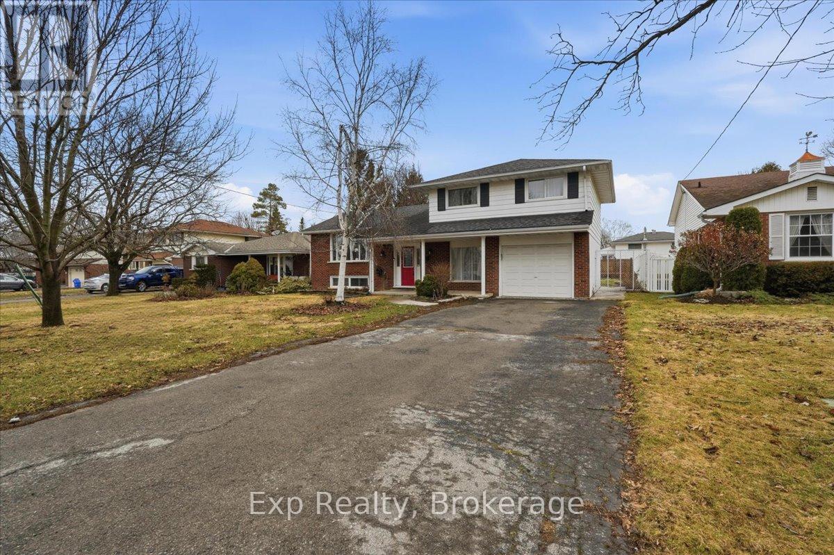 15 THORNCLIFFE DRIVE - 38