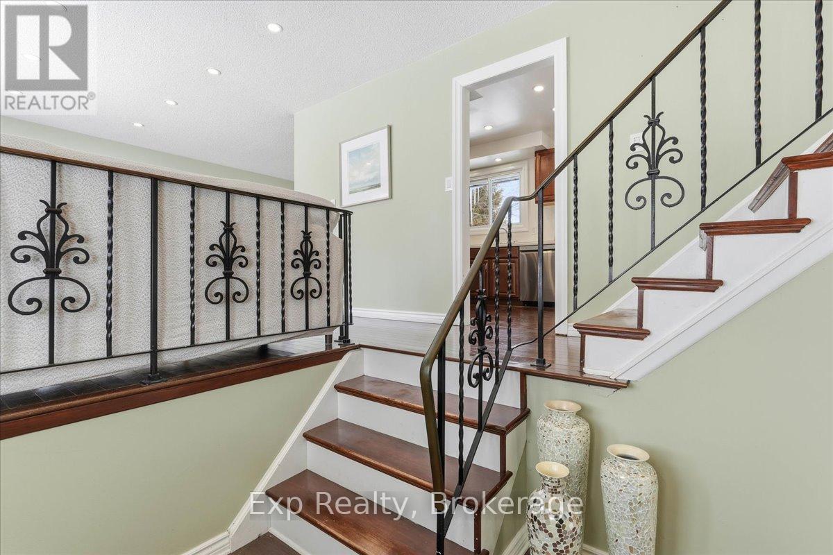 15 THORNCLIFFE DRIVE - 4