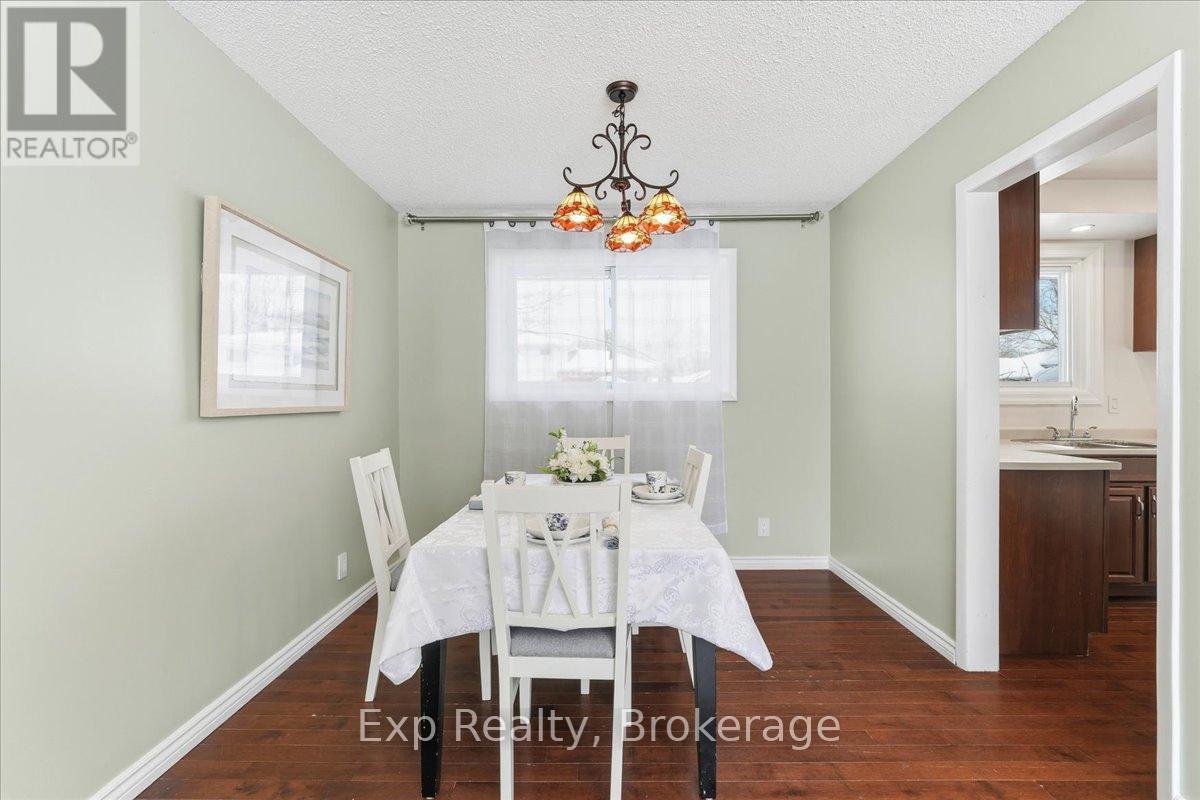 15 THORNCLIFFE DRIVE - 9