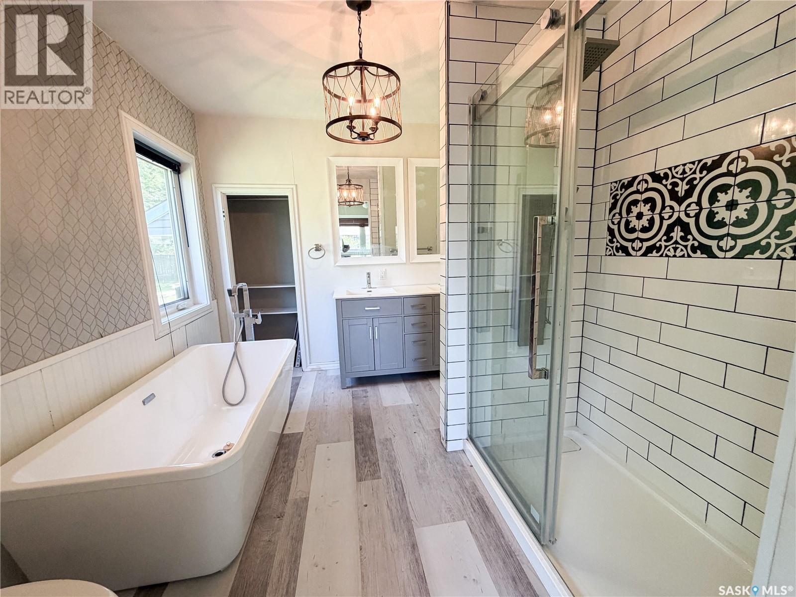 420 1st STREET W - Image 10