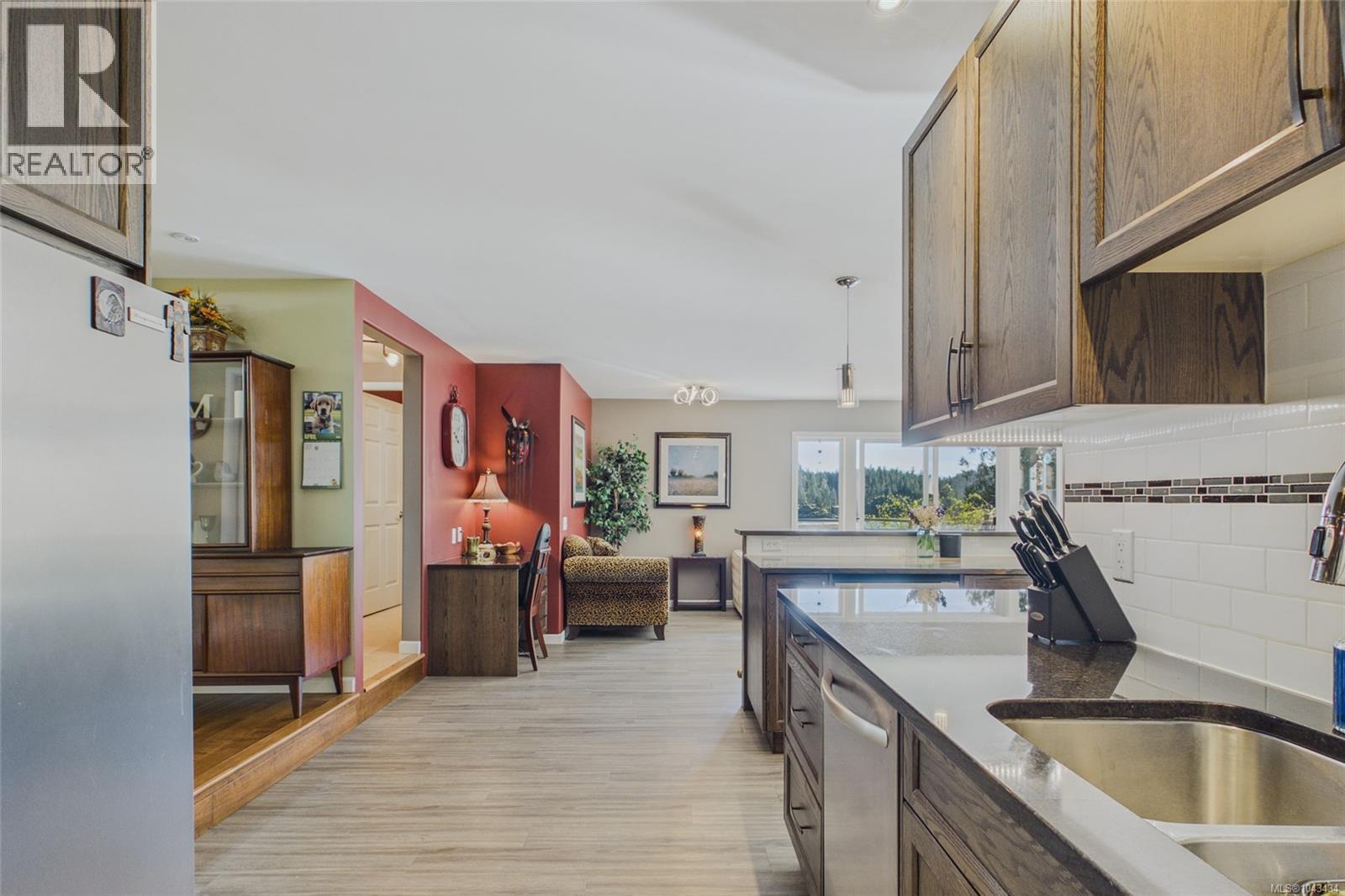 1361 Bodington Rd - Image 13