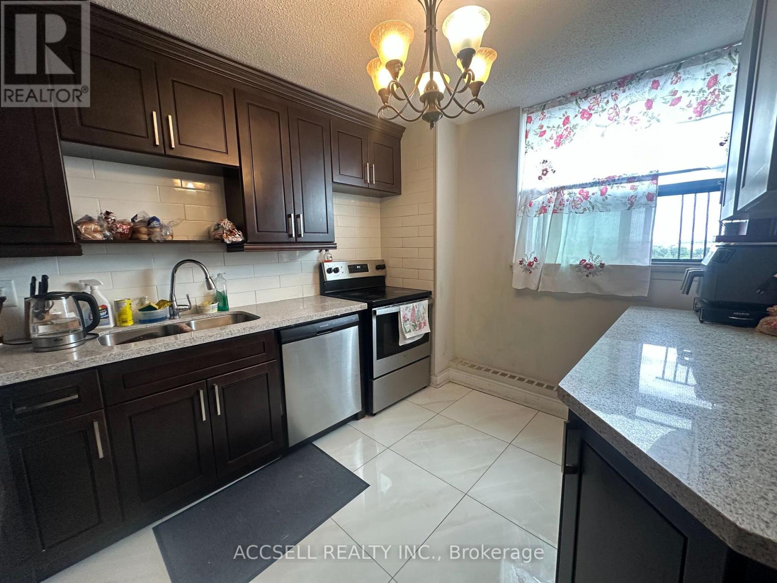 #1109 100 WINGARDEN COURT - 2