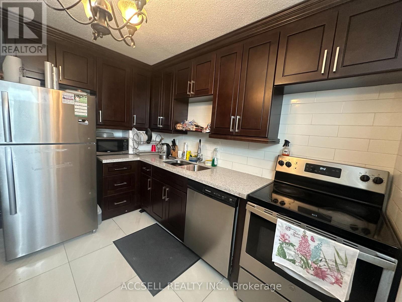 #1109 100 WINGARDEN COURT - 3