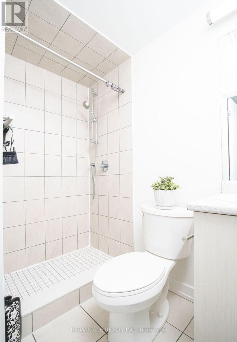 #105 3686 ST CLAIR AVENUE E - 7