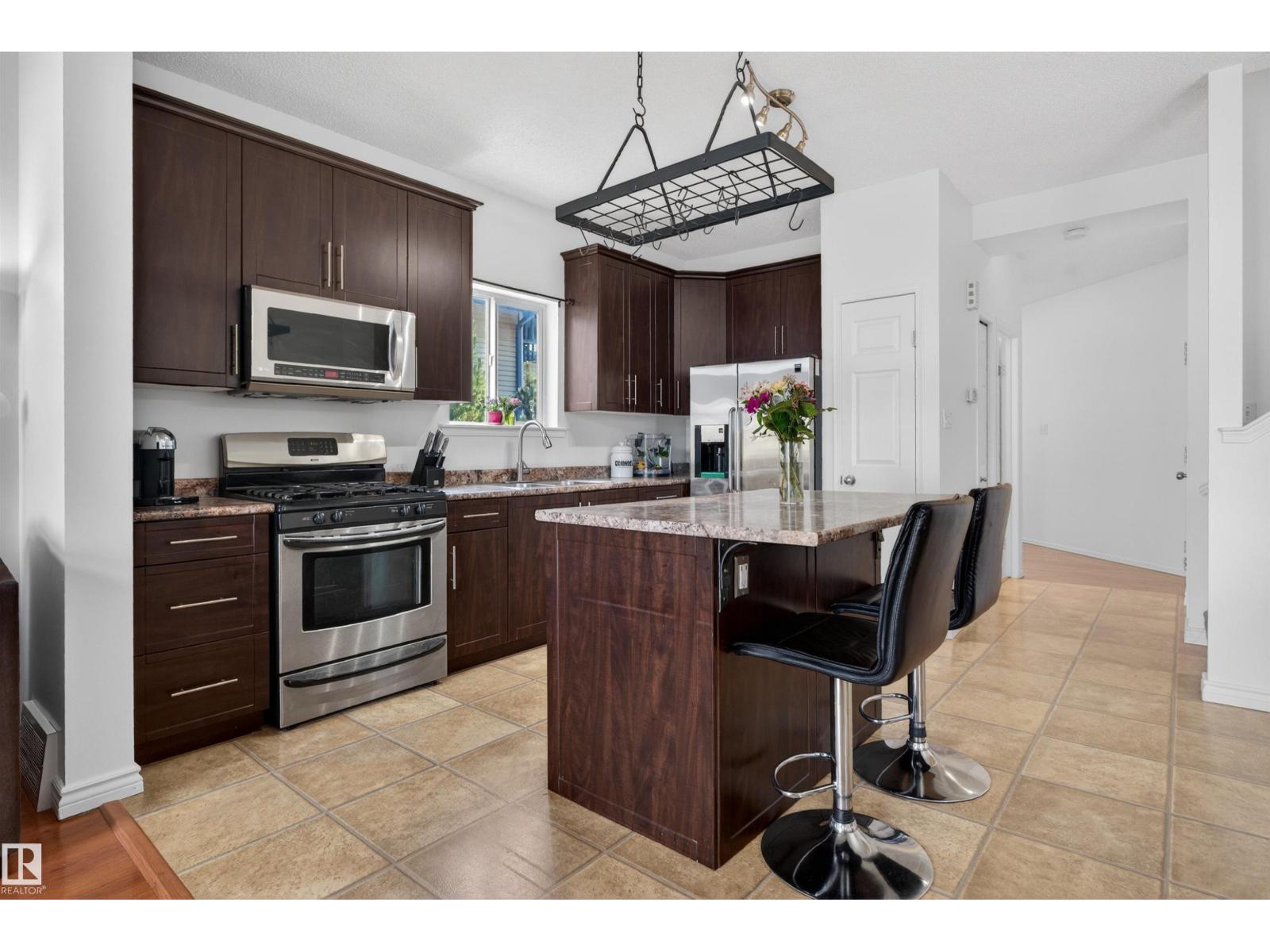 9014 166 AV NW - 1