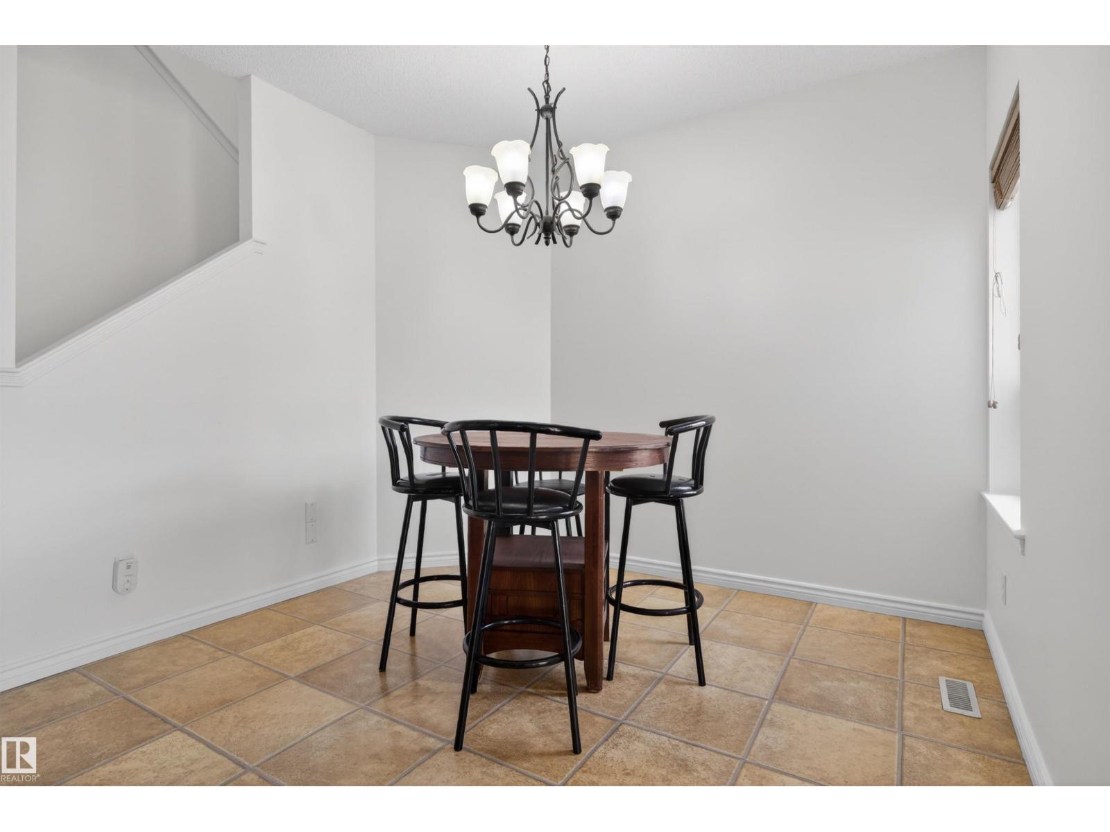 9014 166 AV NW - 10