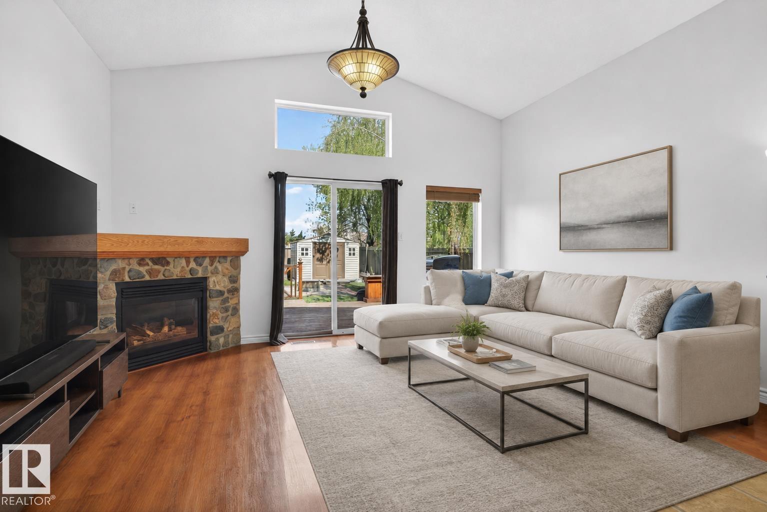 9014 166 AV NW - 12