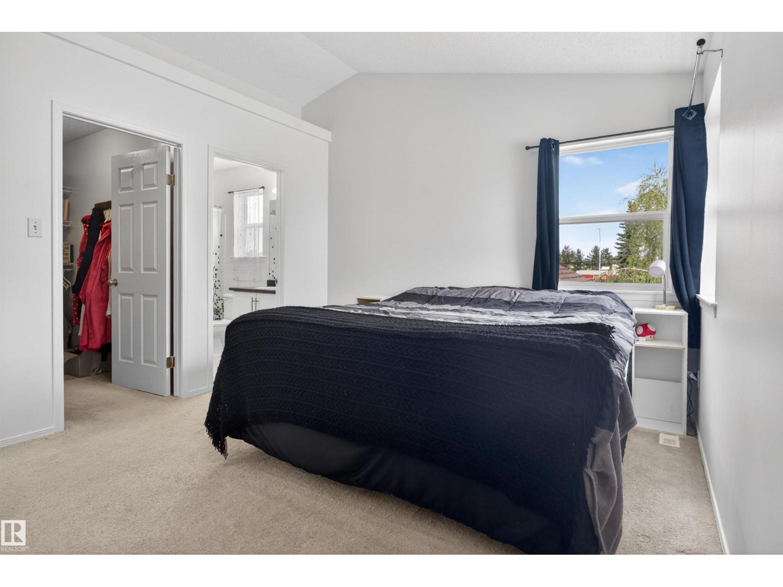 9014 166 AV NW - 19