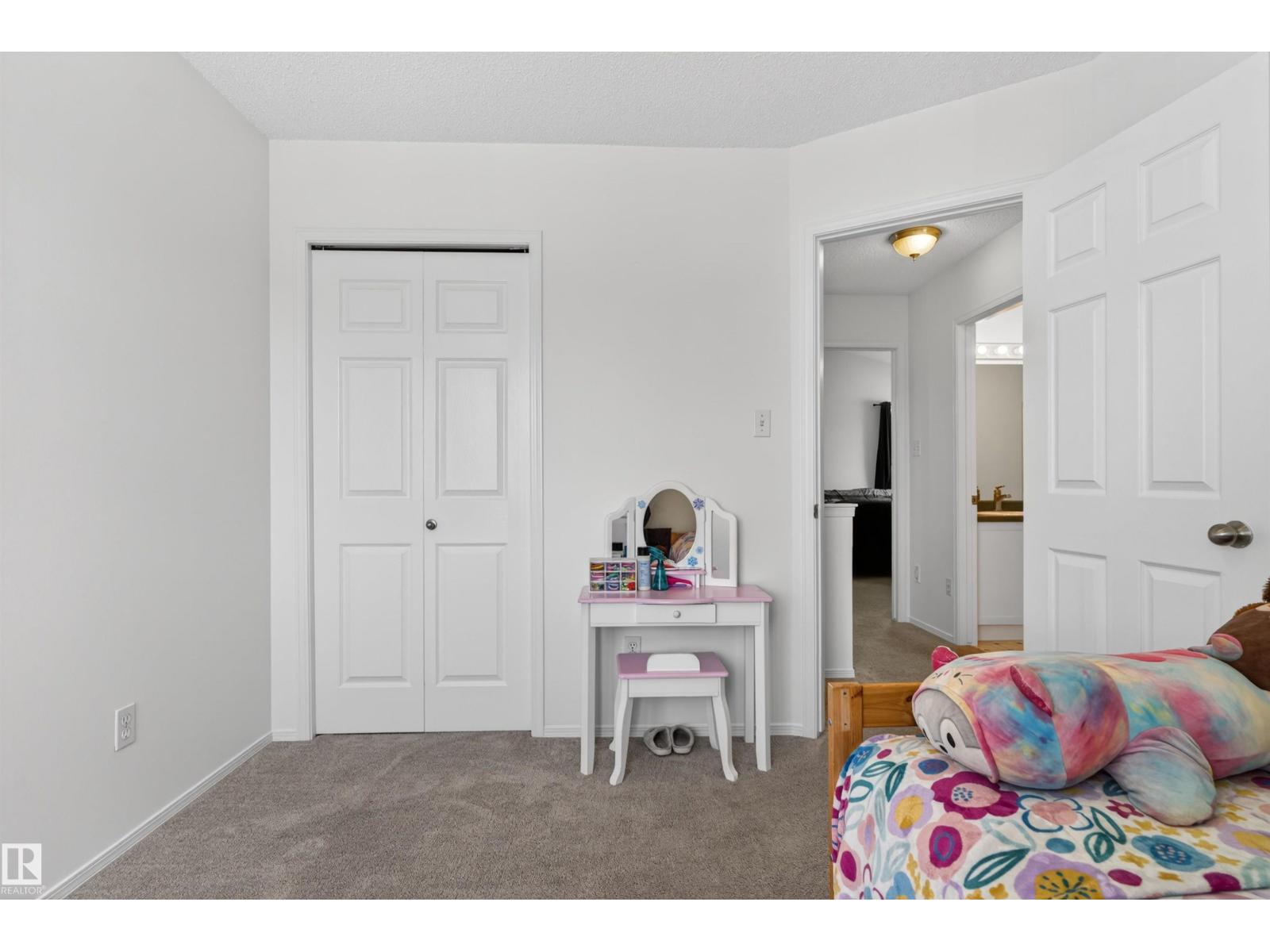 9014 166 AV NW - 23