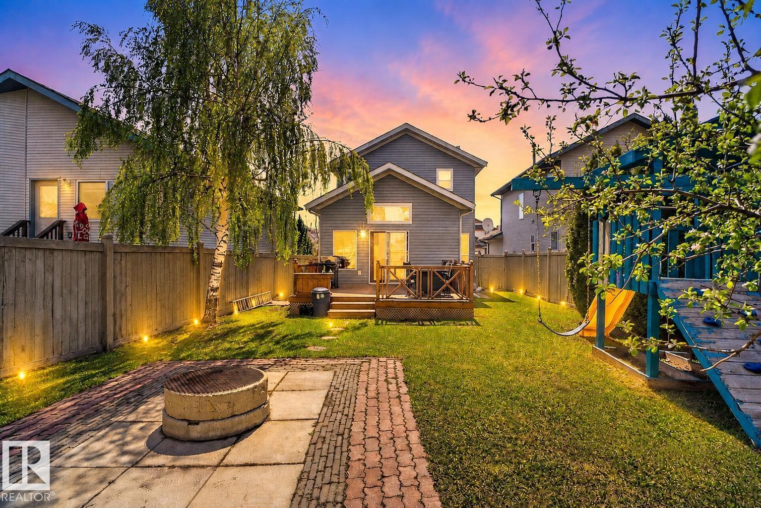 9014 166 AV NW - 35