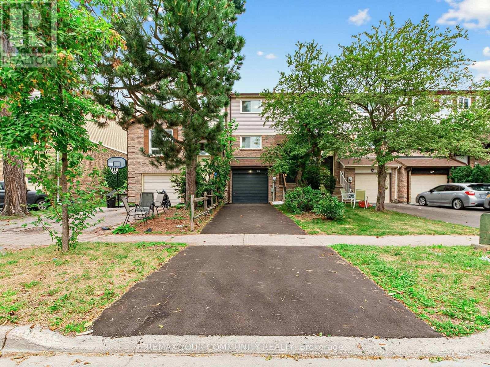 88 DANA CRESCENT - 1