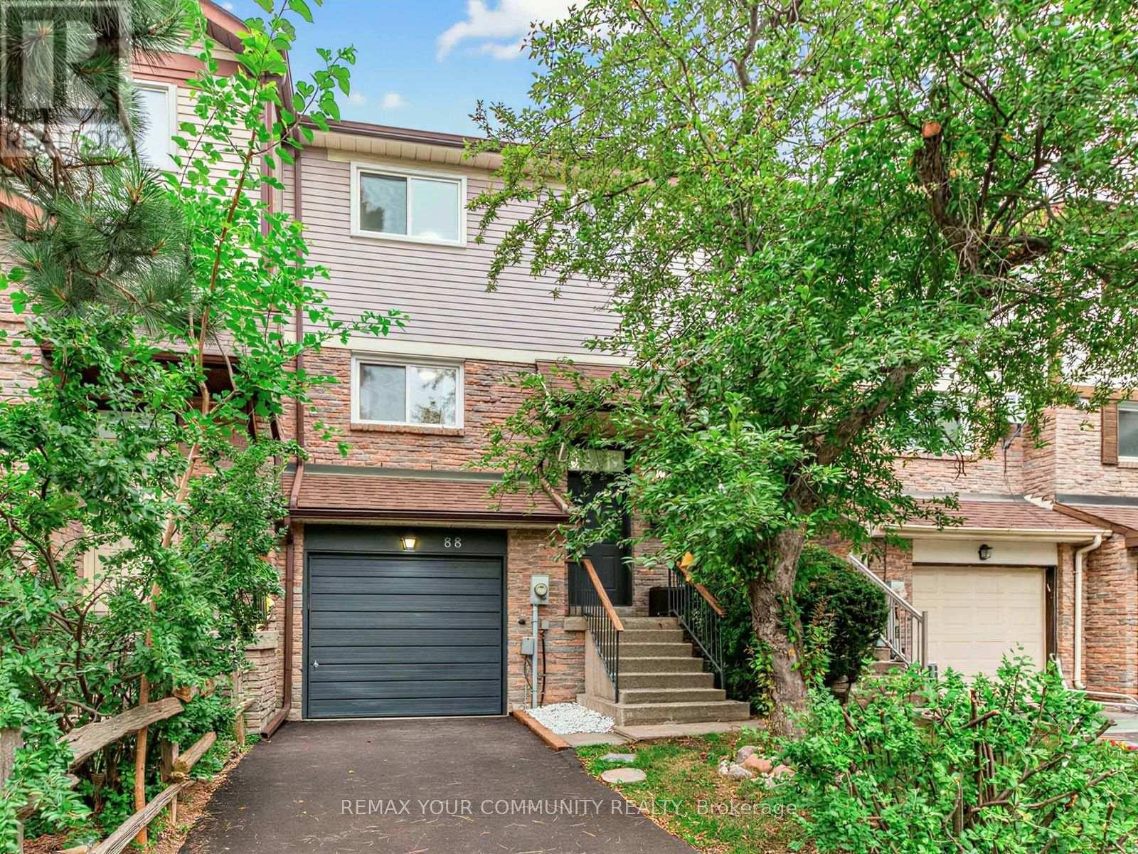88 DANA CRESCENT - 2