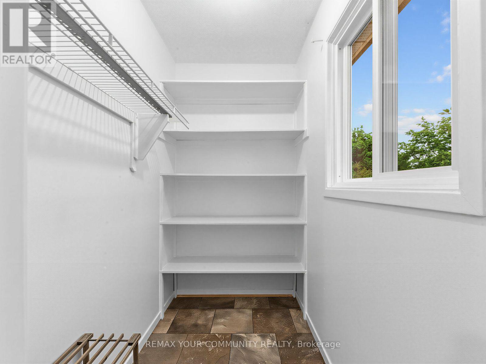 88 DANA CRESCENT - 21