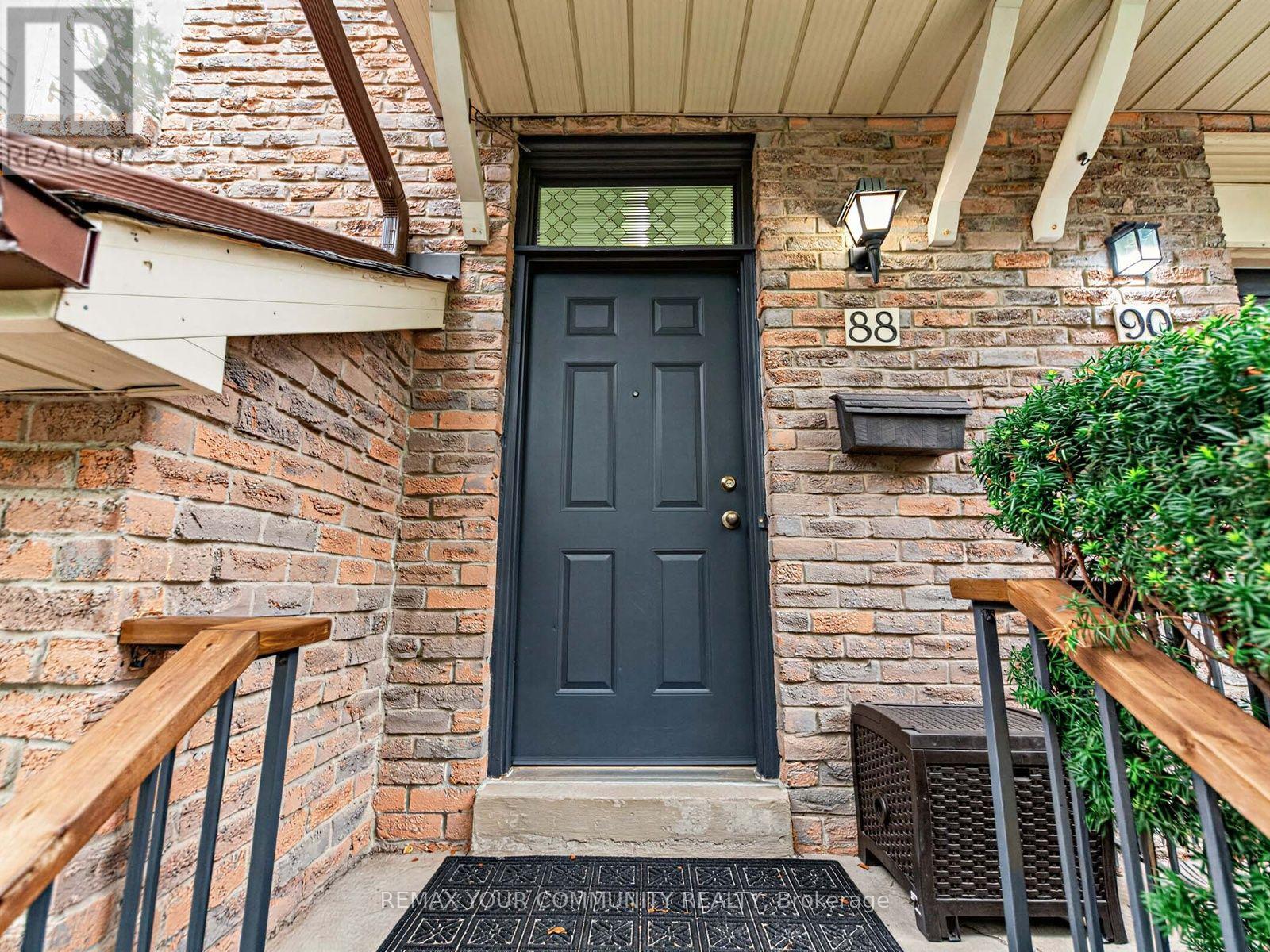 88 DANA CRESCENT - 3