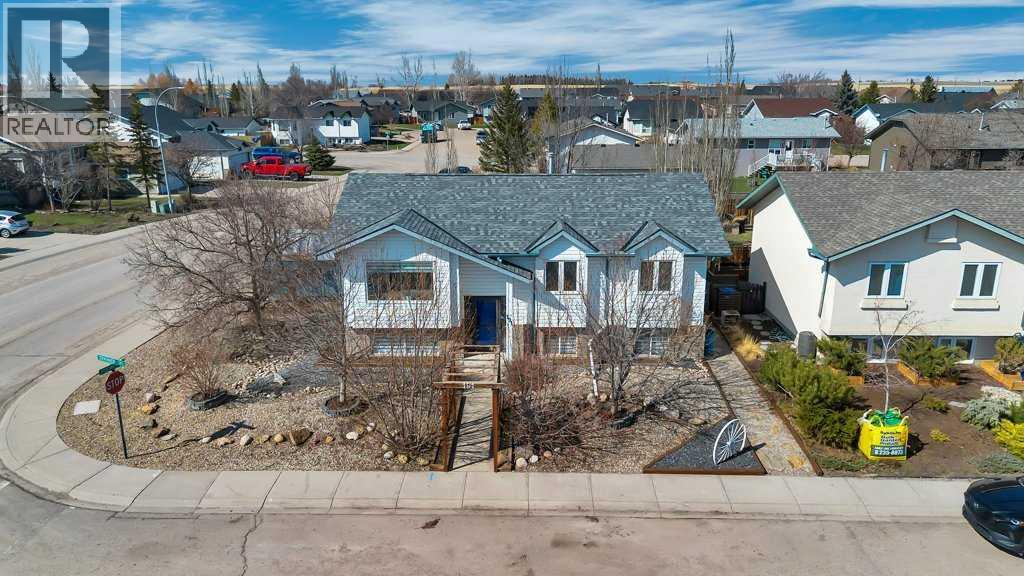 191 Strathaven Crescent - 1