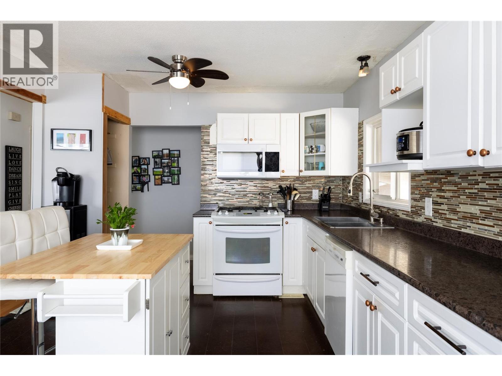3700 24 Avenue - 8