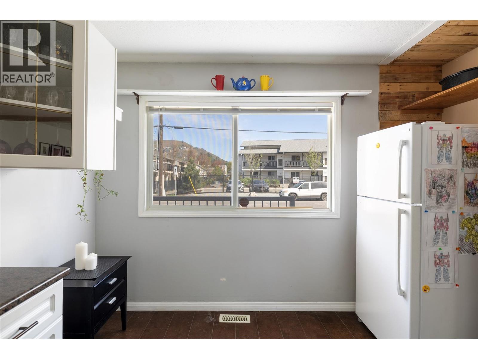 3700 24 Avenue - 13