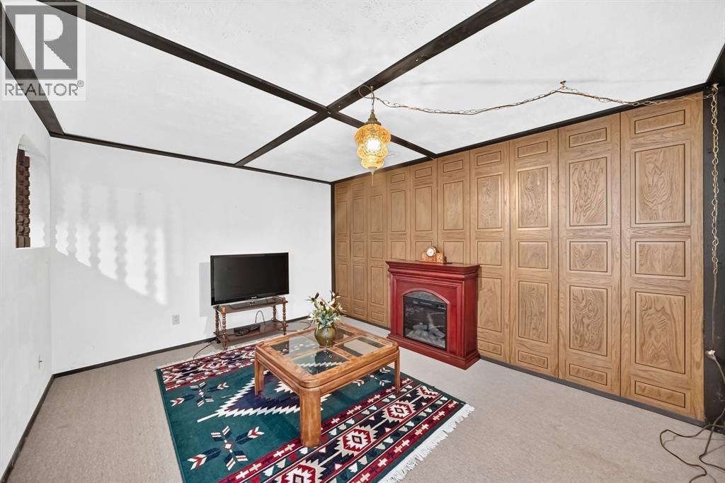 108 Falconridge Close NE - 17