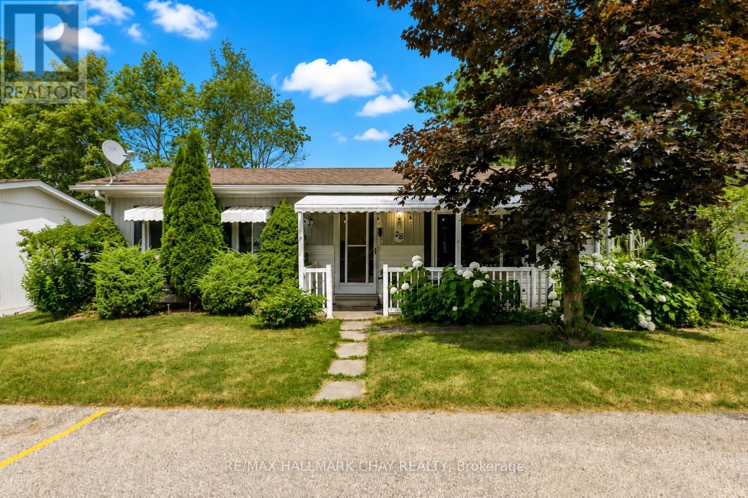 28 FLORA COURT - 17