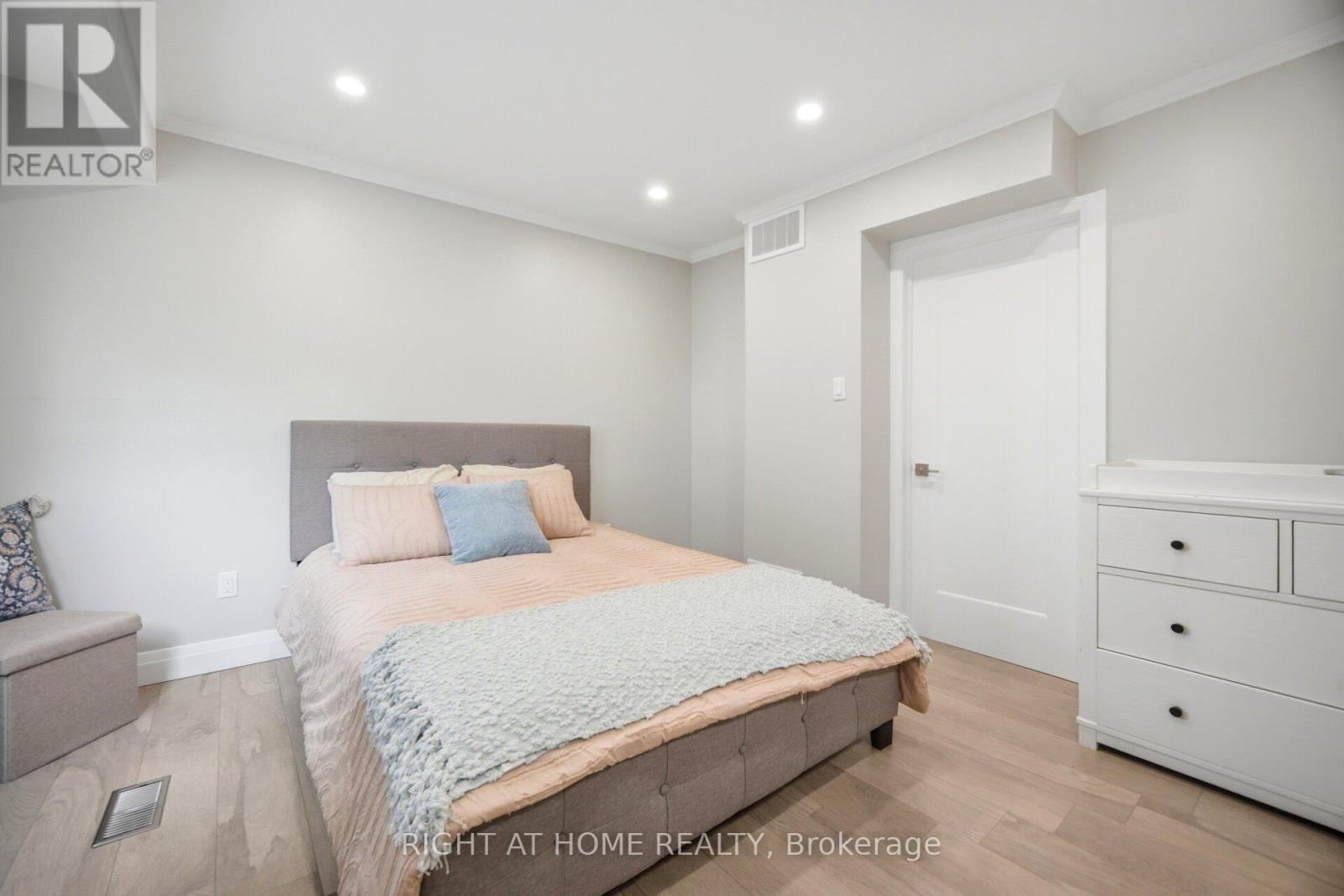 #8 24 REID DRIVE - Image 25