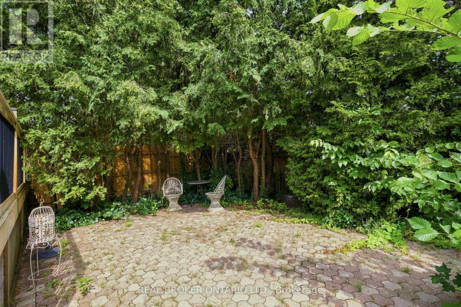 2021 WOODGLEN CRESCENT - 24