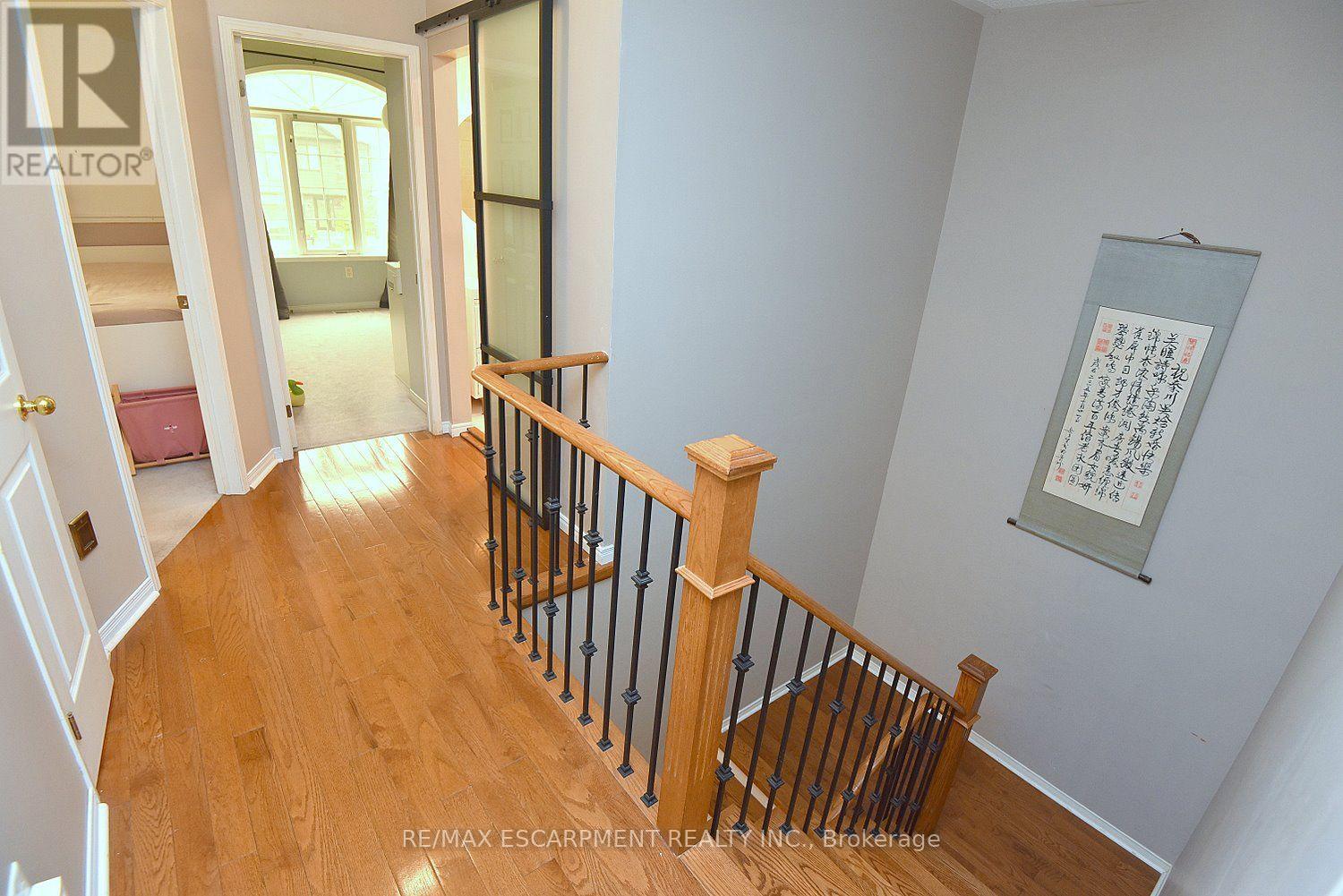22 MOORE CRESCENT - 25
