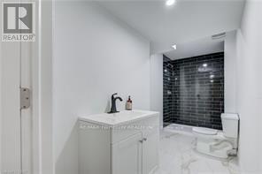 195 CHARLES STREET E - 35